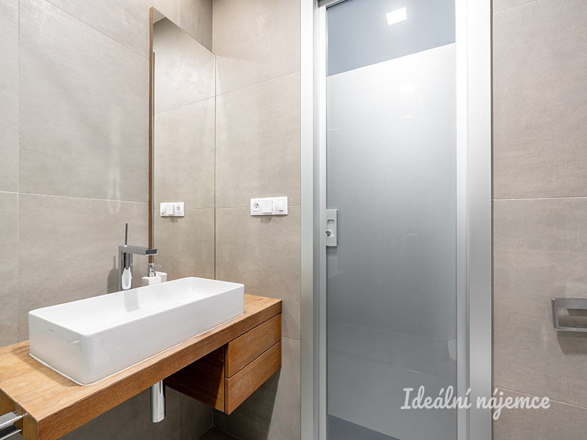 Pronájem bytu 2+kk 43 m² – fotografie 3