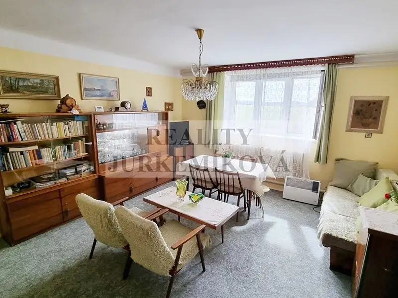 Prodej rodinného domu 567 m², pozemek 1333 m², Nákří – náhled fotky 3