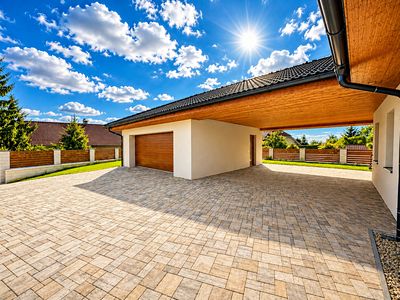 Pronájem garážového stání 50 m²