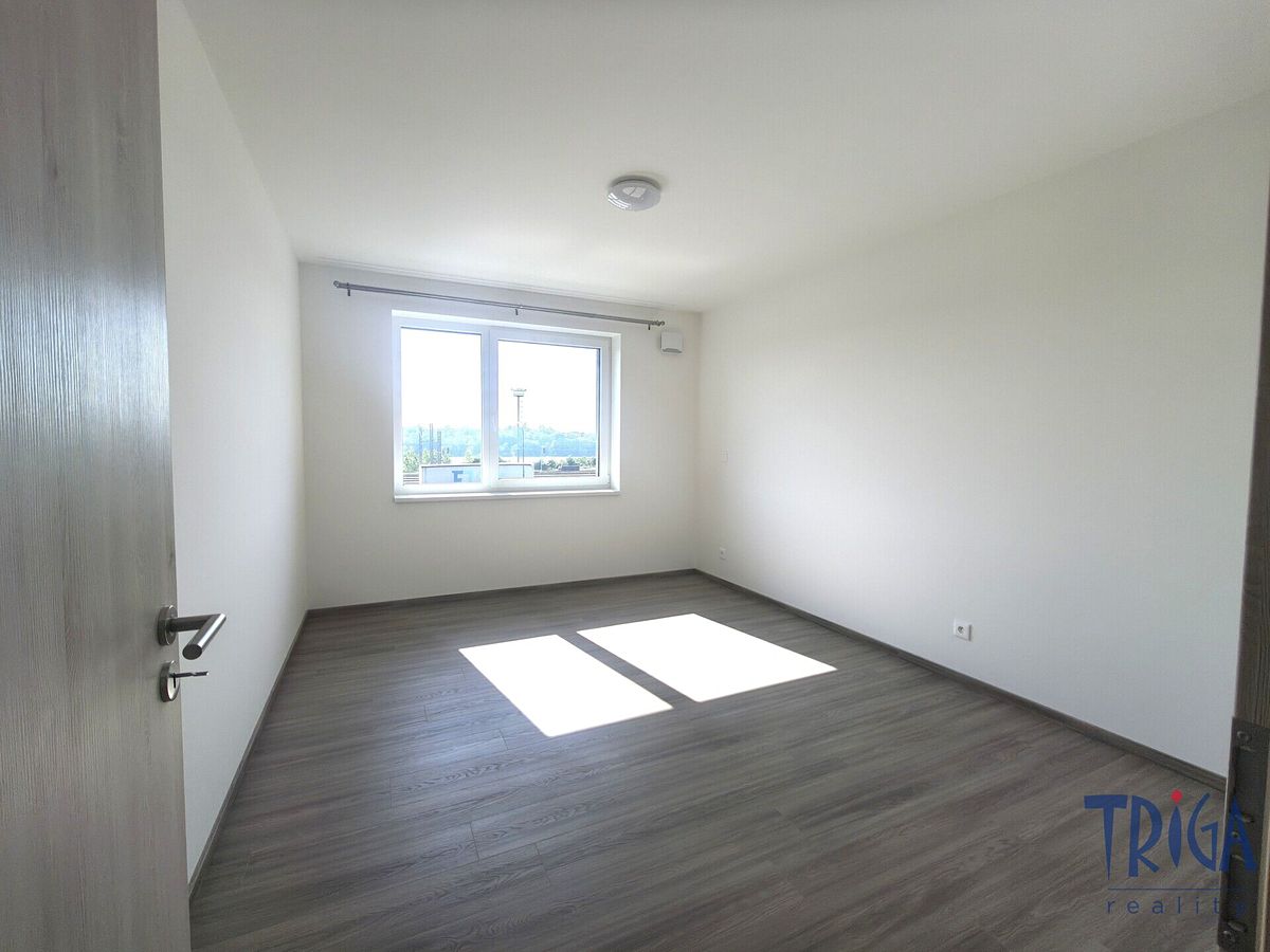 Pronájem bytu 2+kk 57 m² – fotografie 3