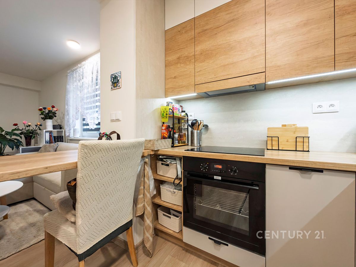 Pronájem bytu 1+kk 34 m² – fotografie 3