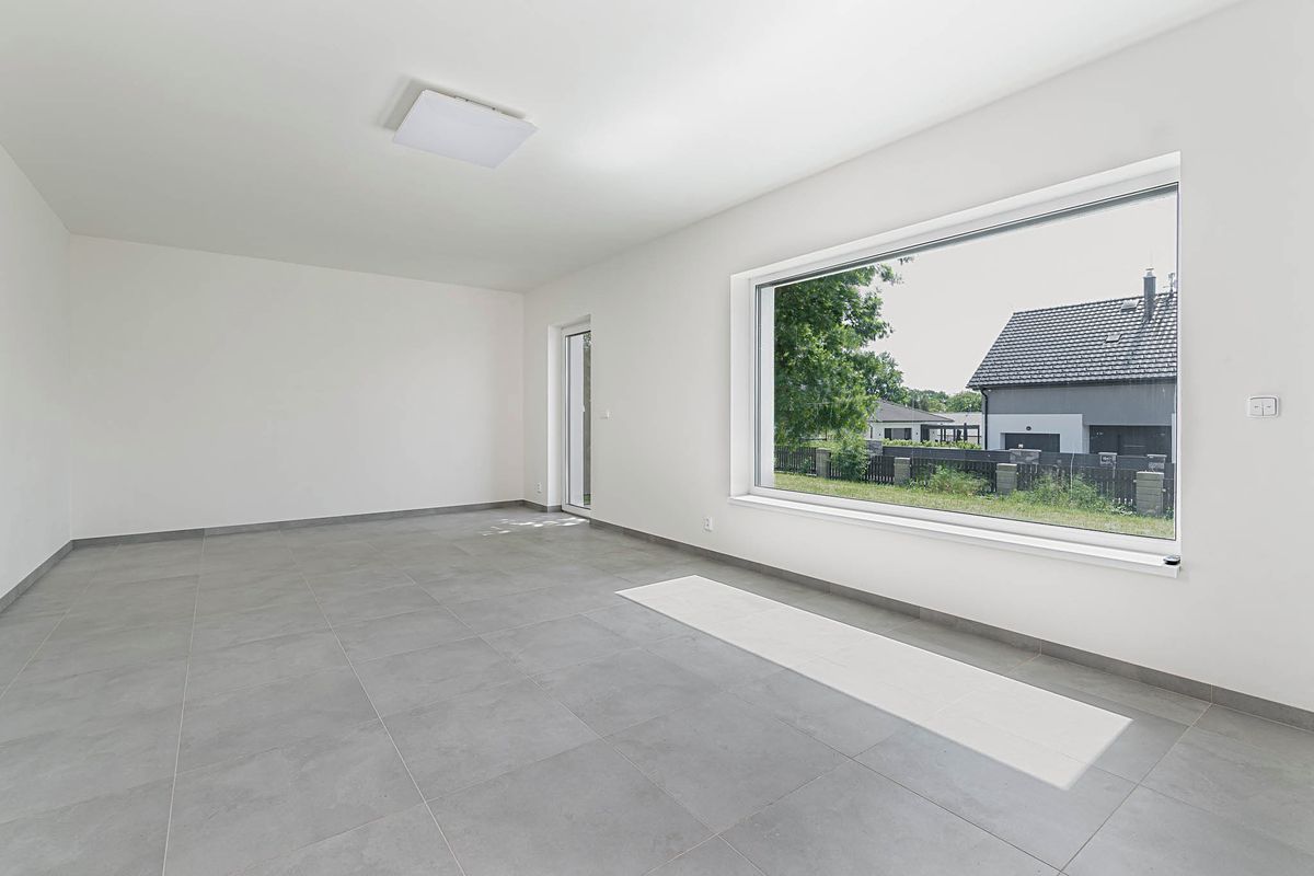 Prodej rodinného domu 207 m², pozemek 723 m² – fotografie 4