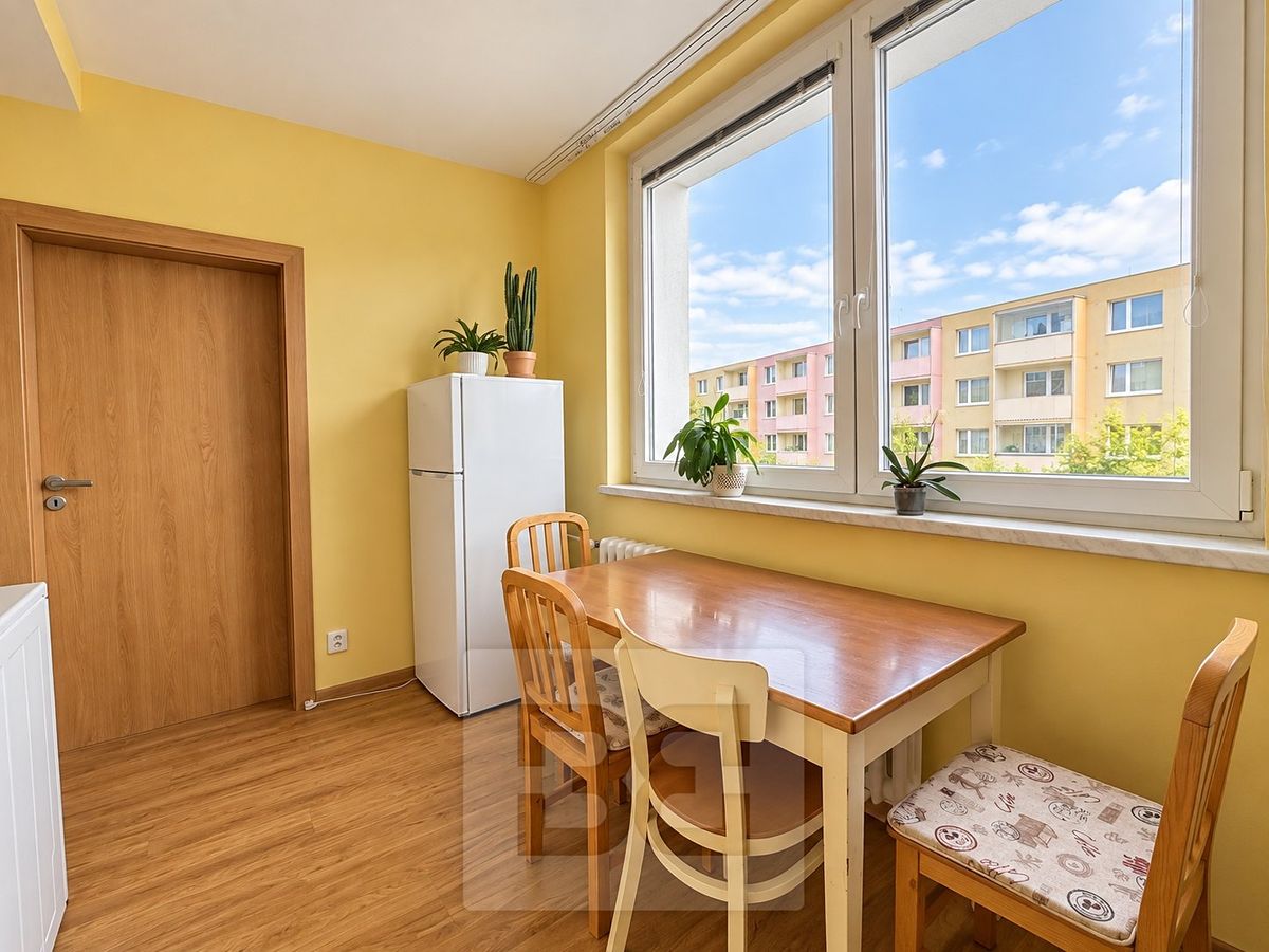 Pronájem bytu 3+1 75 m² – fotografie 3