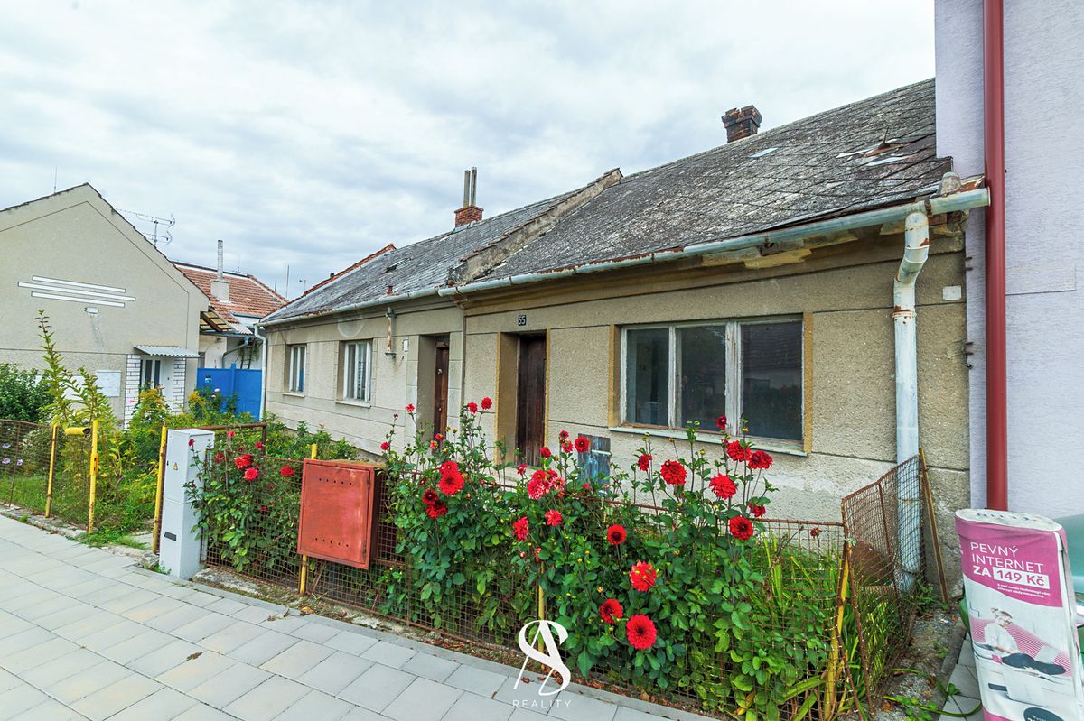 Prodej rodinného domu 77 m², pozemek 920 m² – fotografie 2