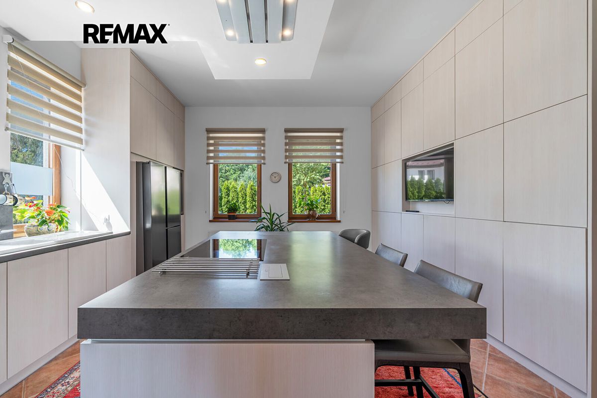 Prodej vily 347 m², pozemek 1413 m² – fotografie 3