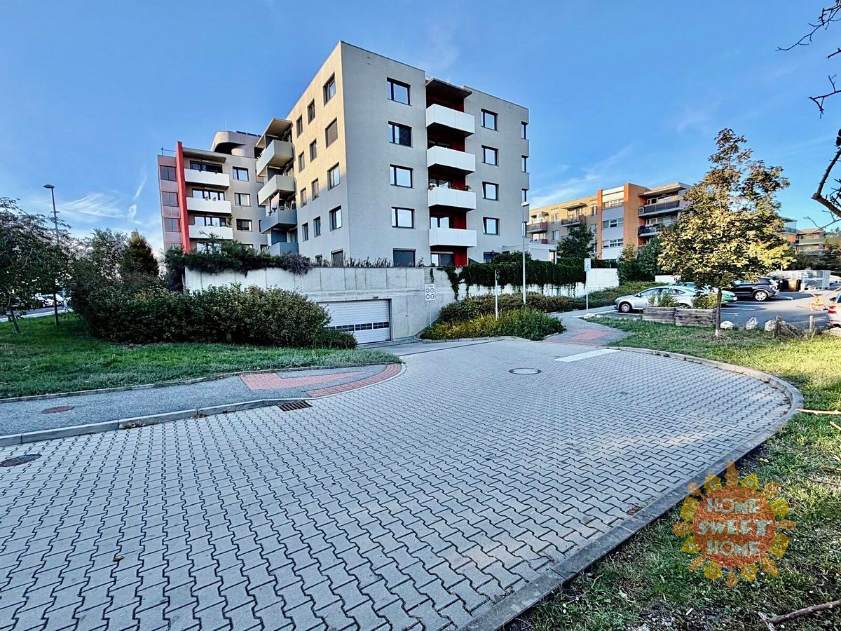 Prodej garáže 13 m² – fotografie 3