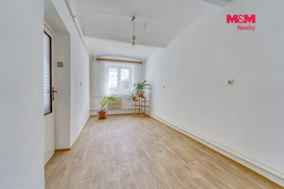 Pronájem rodinného domu 223 m², pozemek 1084 m² – fotografie 5