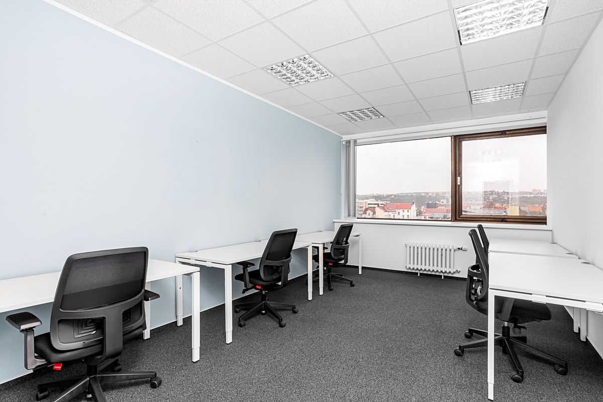 Pronájem kanceláře 70 m² – fotografie 3