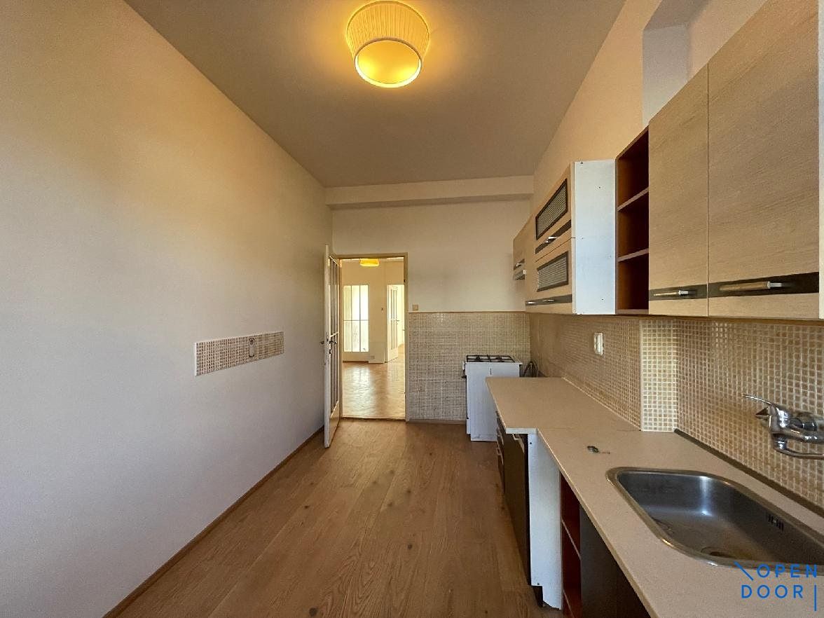 Pronájem bytu 2+1 84 m² – fotografie 4