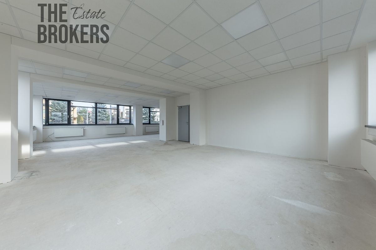Pronájem kanceláře 375 m² – fotografie 4