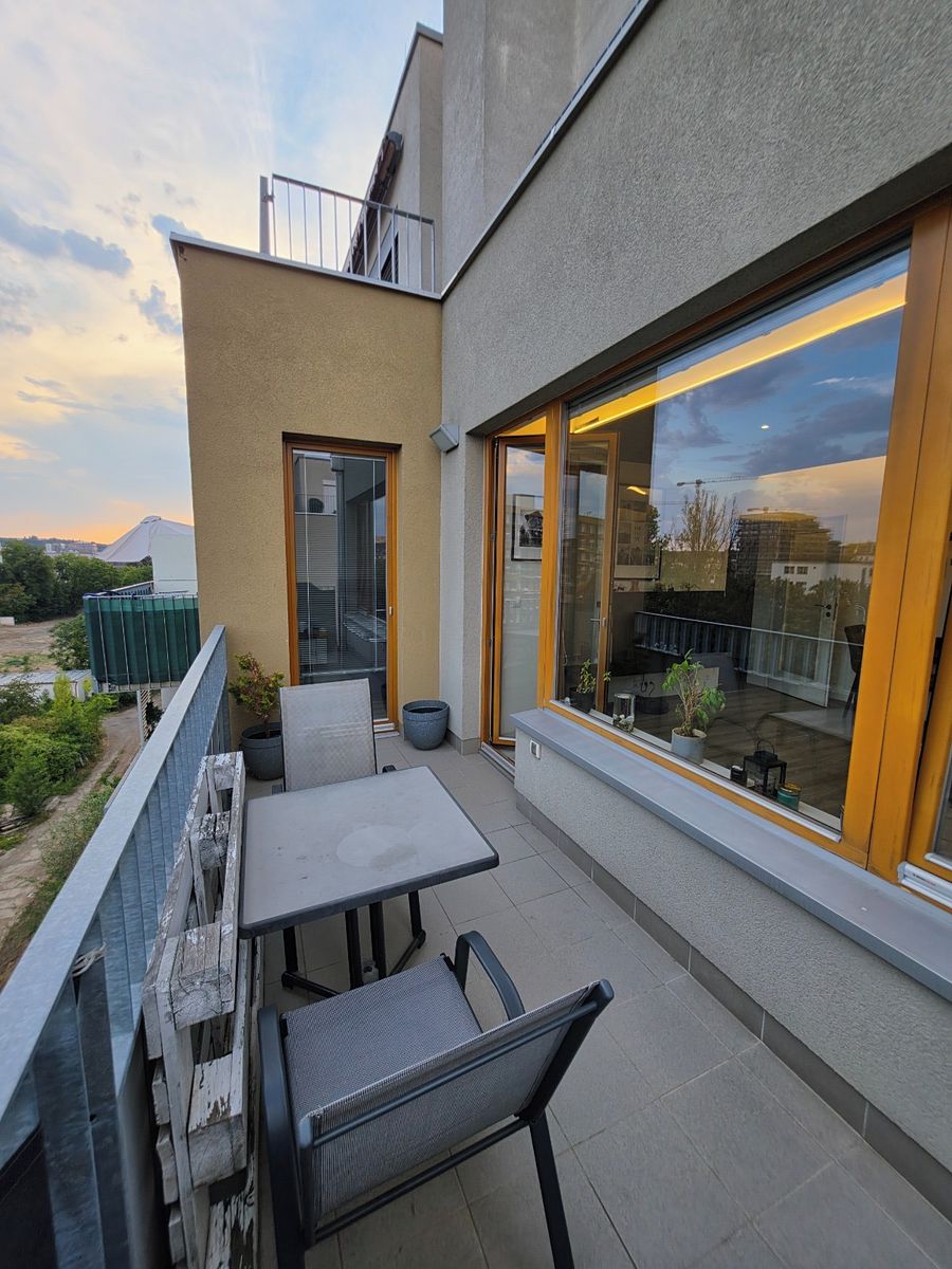 Pronájem bytu 2+kk 55 m² – fotografie 3