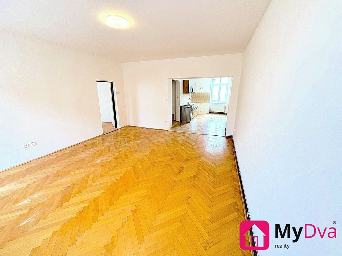 Pronájem bytu 2+1 75 m² – fotografie 2