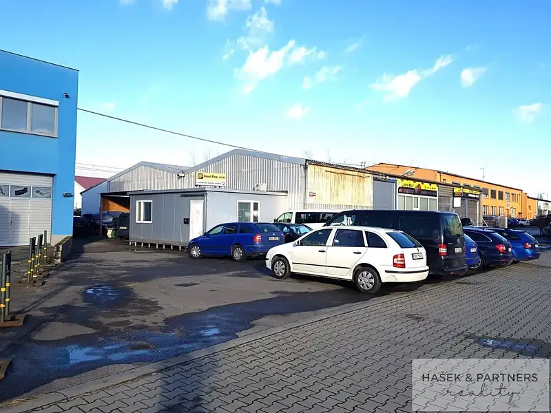 Prodej výrobní haly, prostoru 811 m², Praha – náhled fotky 1