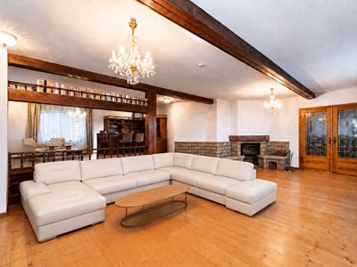 Prodej rodinného domu 923 m², pozemek 12441 m²