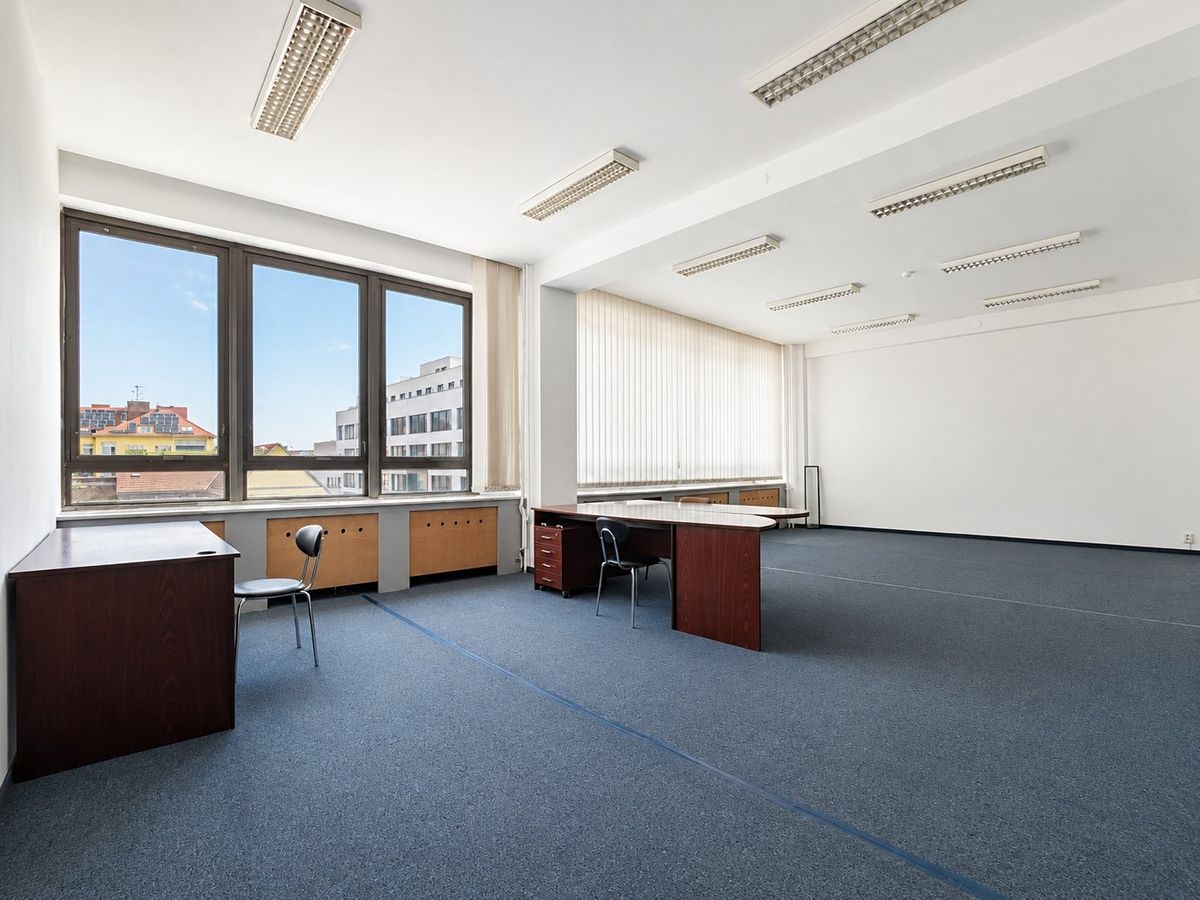 Pronájem obchodního prostoru 95 m² – fotografie 3