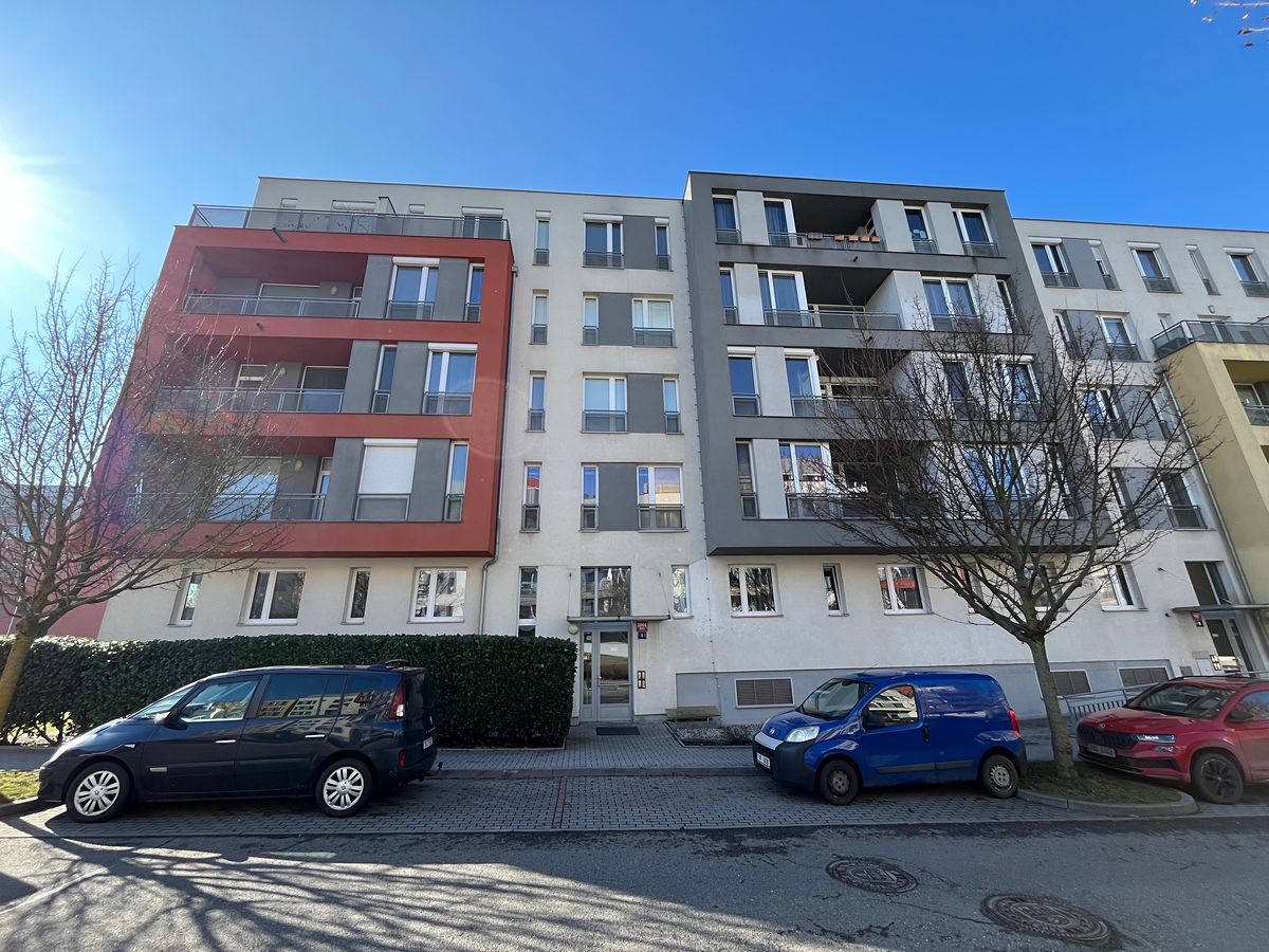 Pronájem bytu 3+kk 92 m²