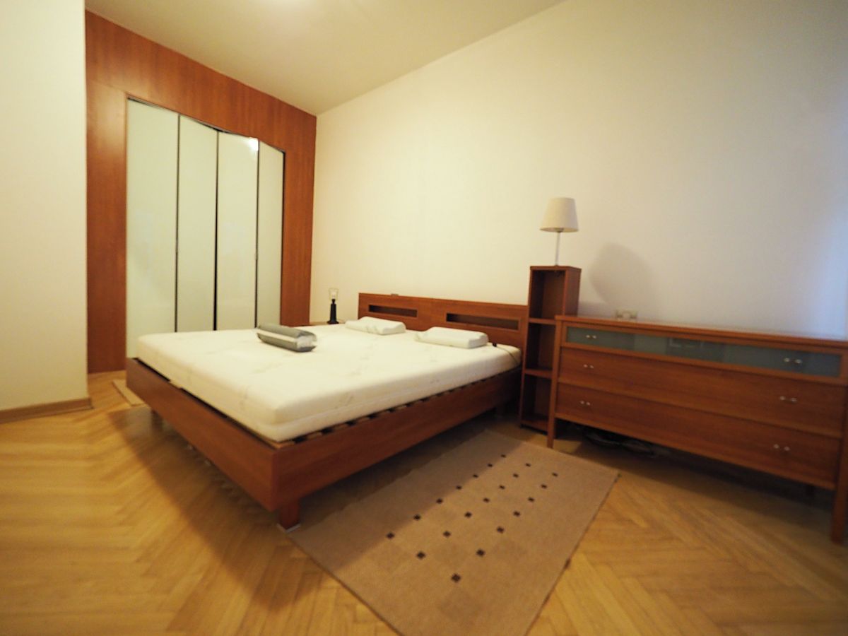 Pronájem bytu 2+kk 38 m² – fotografie 2