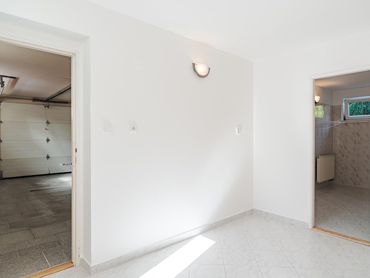 Pronájem domu, 241 m² (28 z 63)