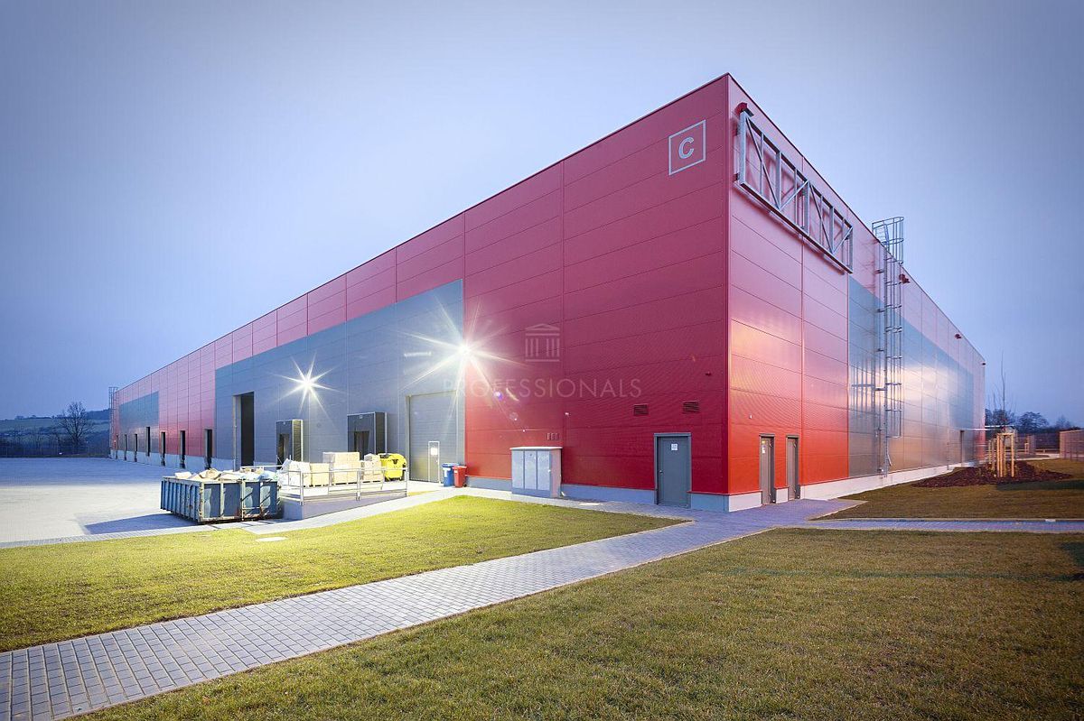 Pronájem skladového prostoru 2170 m²