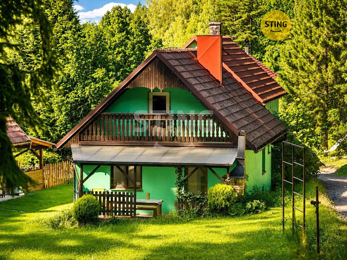 Prodej rodinného domu 200 m², pozemek 1050 m²