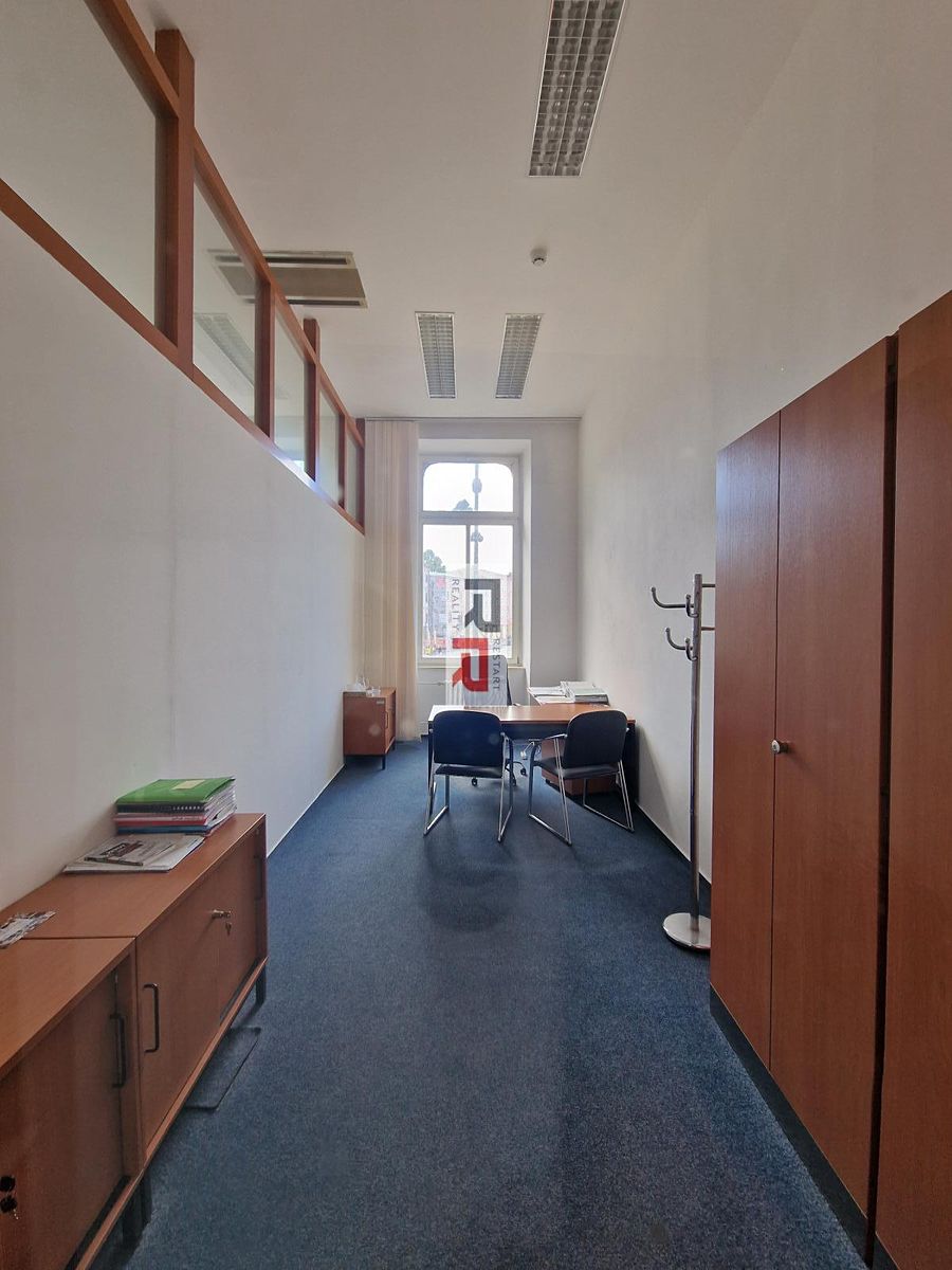 Pronájem kanceláře 16 m² – fotografie 3