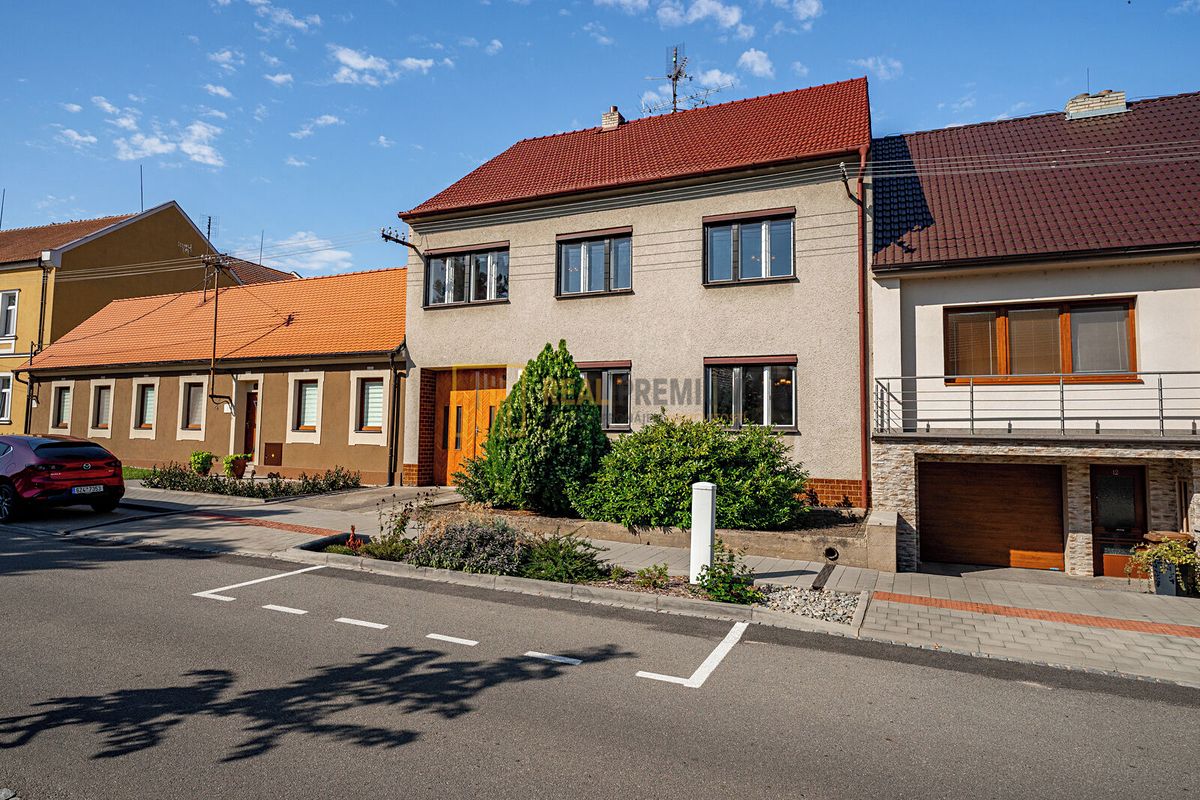 Prodej rodinného domu 142 m², pozemek 641 m² – fotografie 3