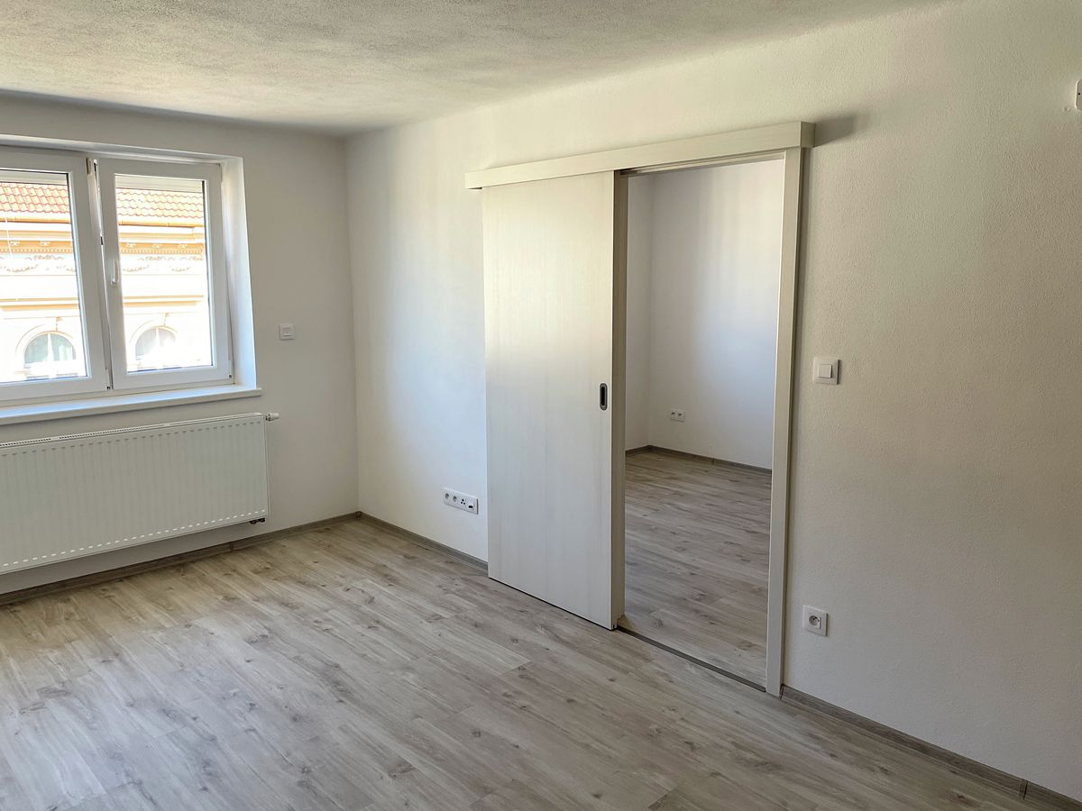 Pronájem bytu 2+kk 37 m² – fotografie 3