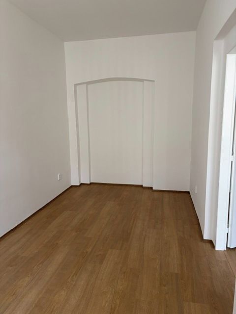 Pronájem bytu 2+1 58 m² – fotografie 3