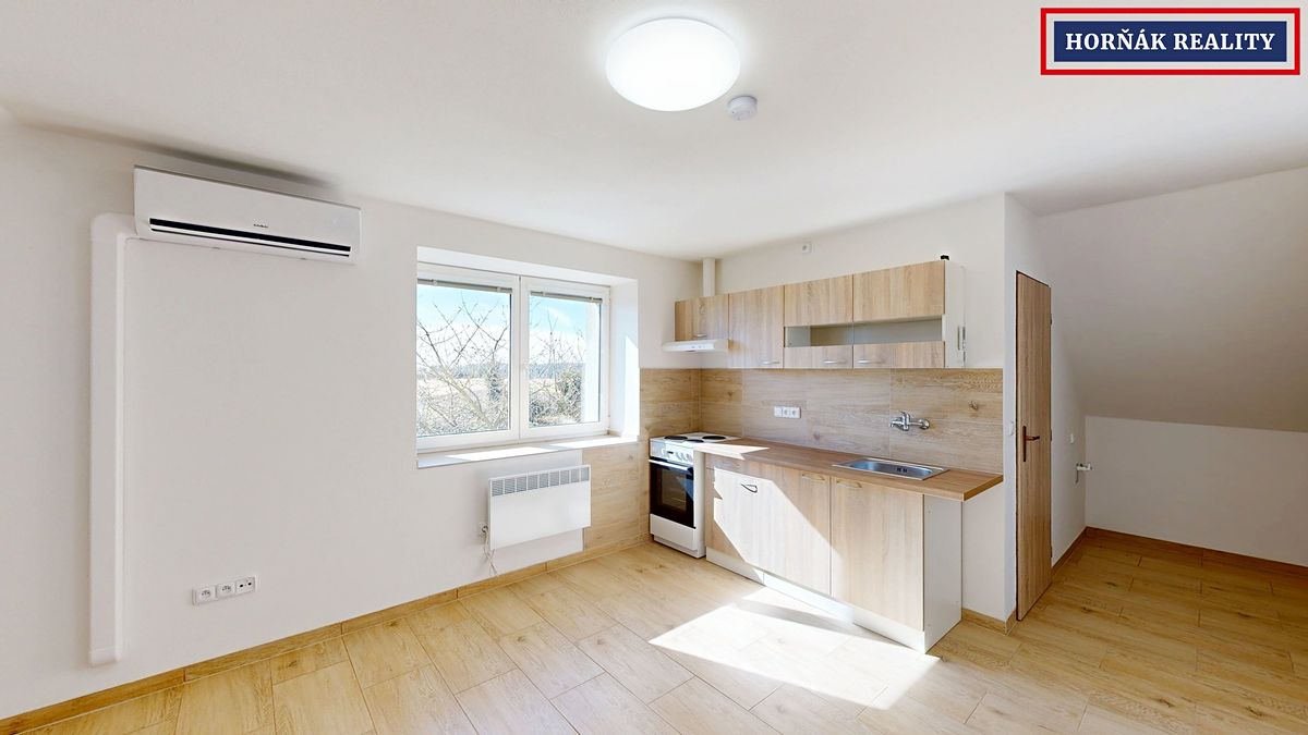 Pronájem bytu 1+kk 32 m²