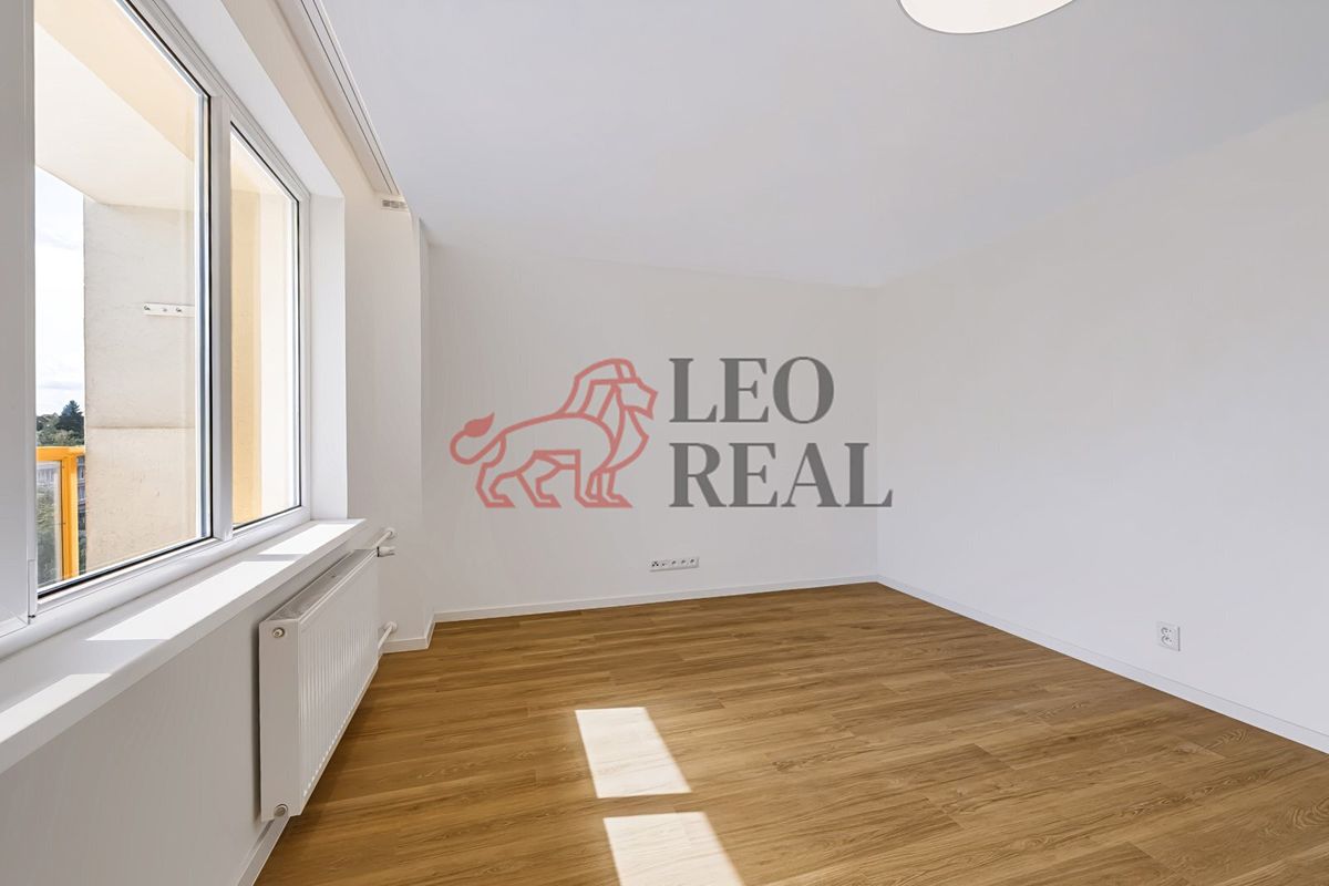 Pronájem bytu 4+kk 81 m² – fotografie 3