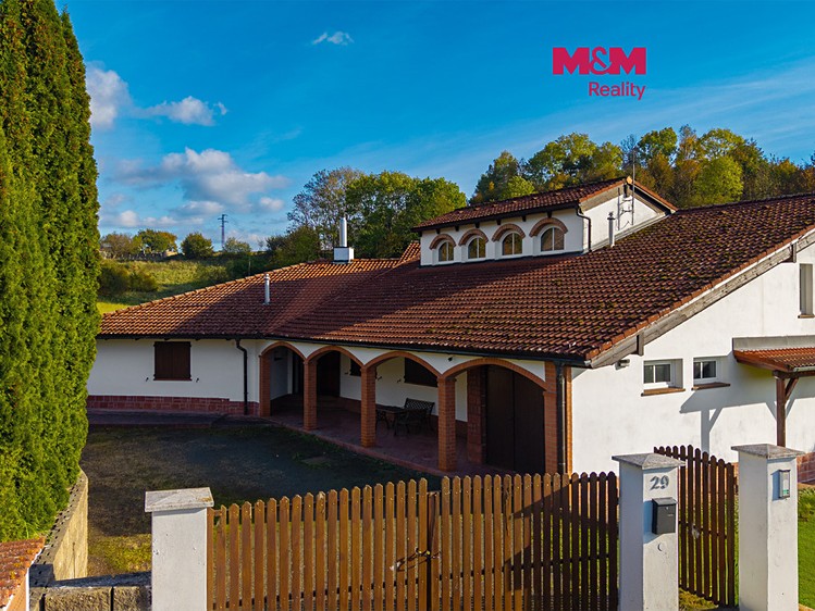 Haus zum Kauf, 387 m² (1 von 29)