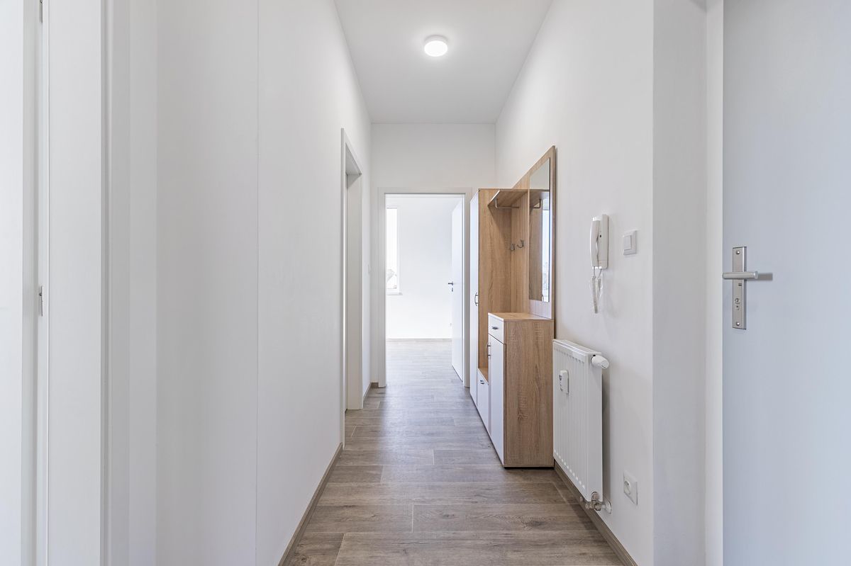 Pronájem bytu 2+kk 43 m² – fotografie 3