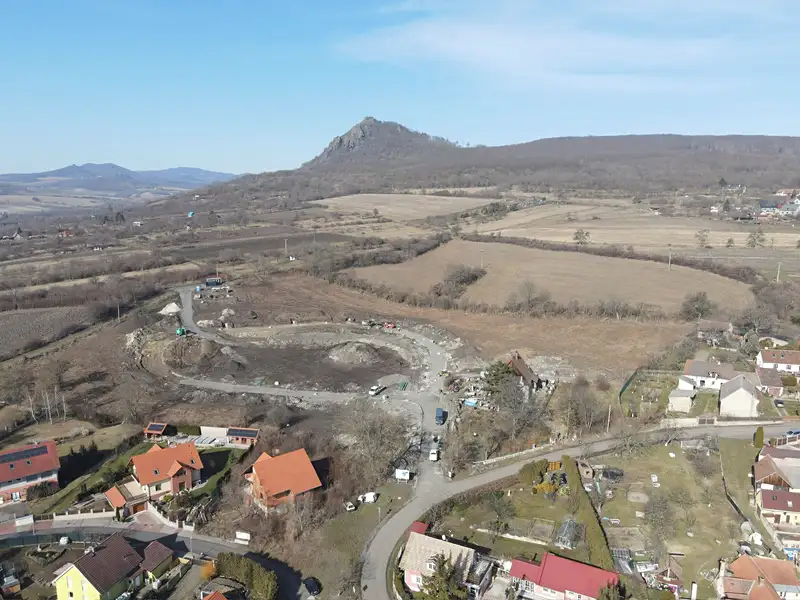 Prodej stavebního pozemku 928 m², Jenčice – náhled fotky 2