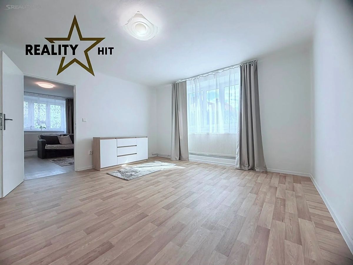 Prodej rodinného domu 279 m², pozemek 700 m² – fotografie 5