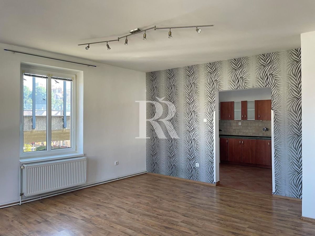 Pronájem bytu 2+1 65 m² – fotografie 4
