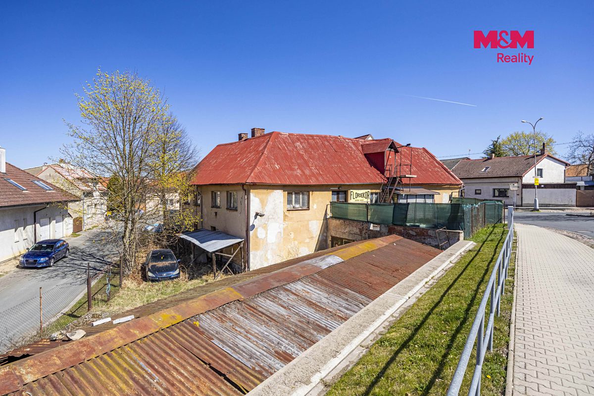 Prodej rodinného domu 450 m², pozemek 617 m² – fotografie 3