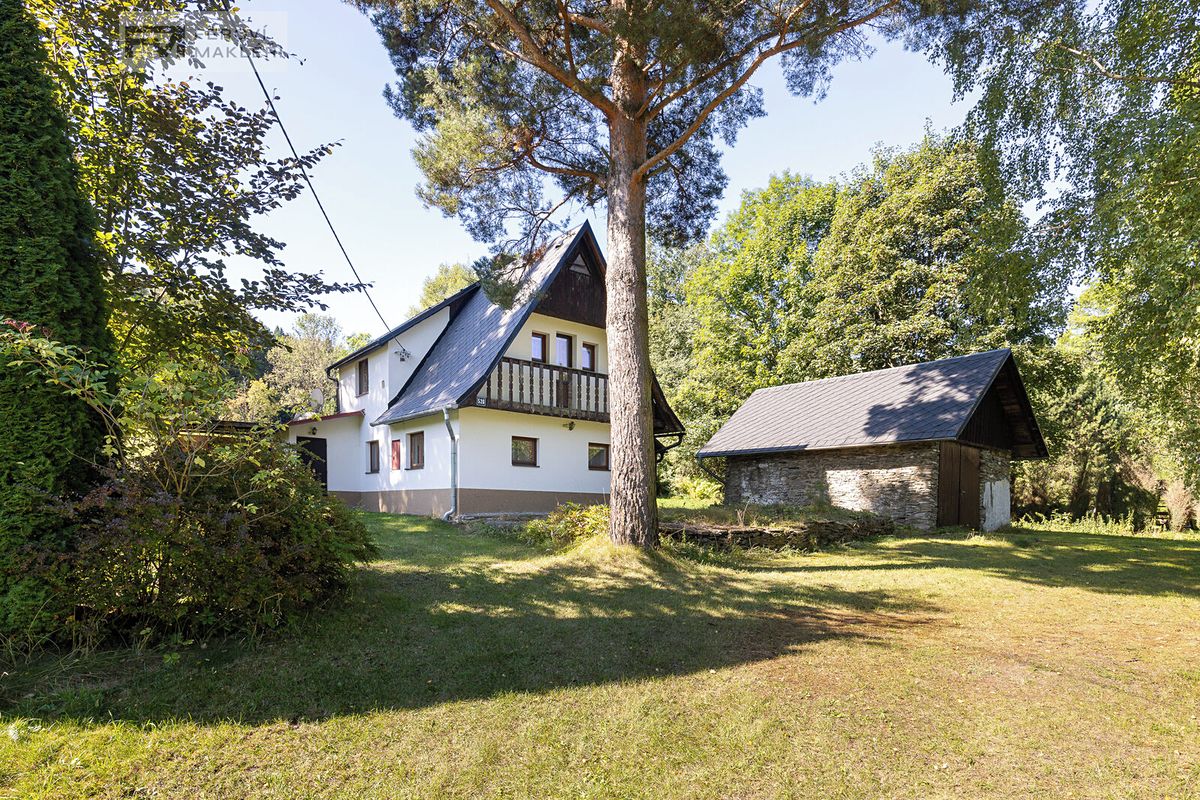 Prodej rodinného domu 100 m², pozemek 937 m²