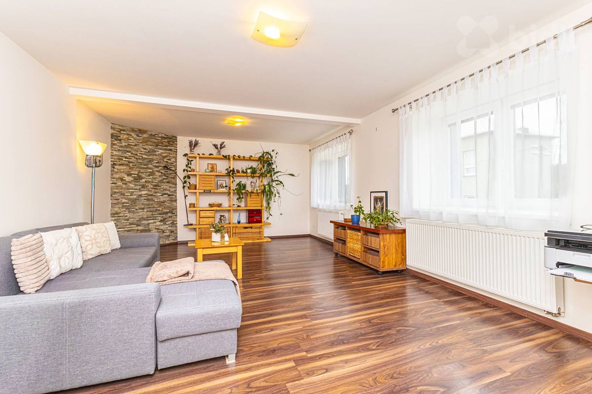 Prodej rodinného domu 150 m², pozemek 2106 m² – fotografie 3