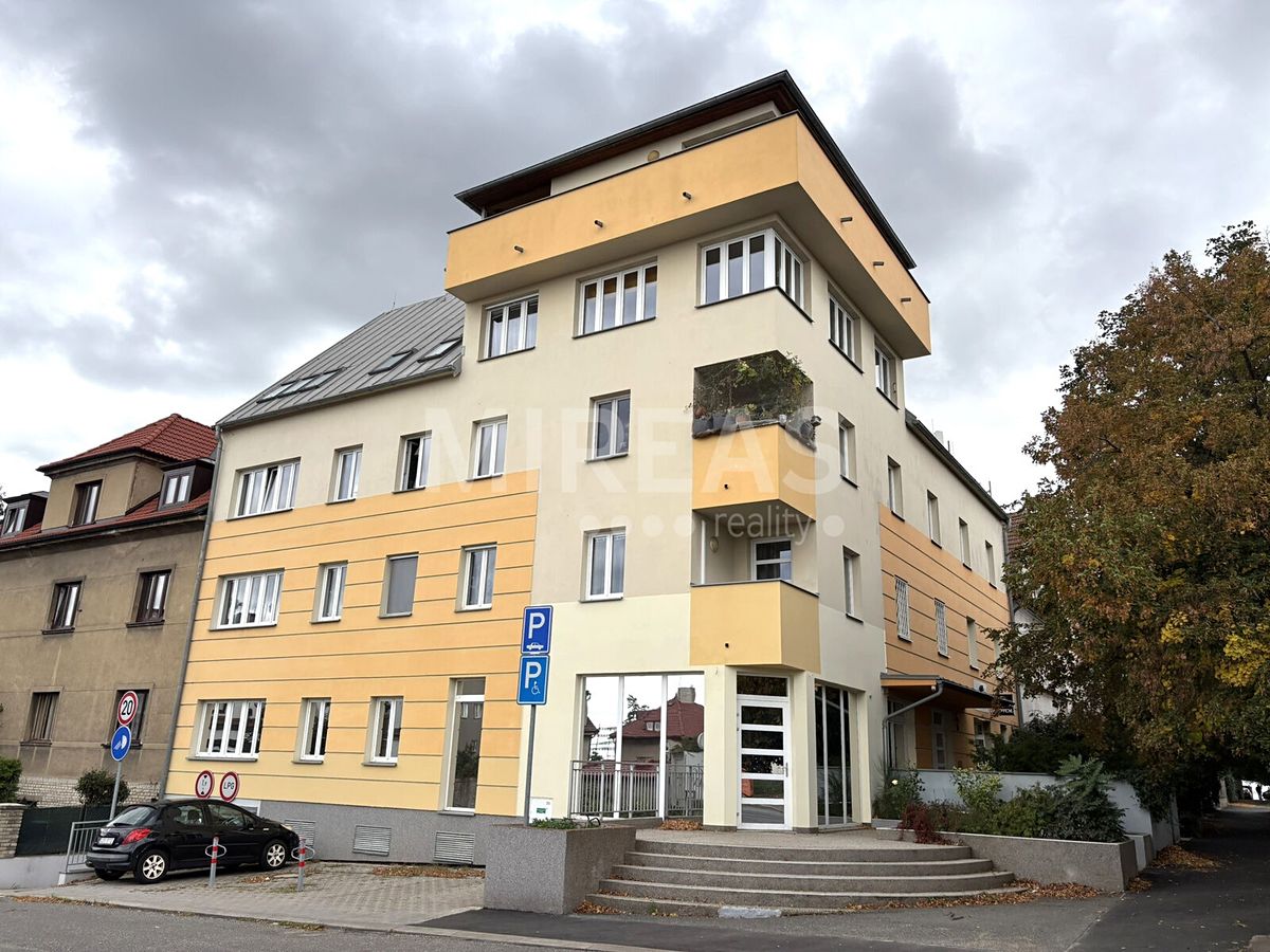 Pronájem bytu 2+kk 38 m²