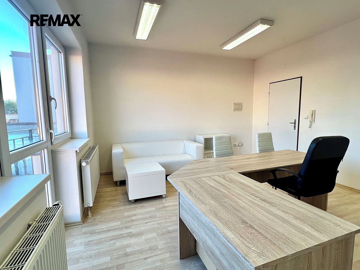 Pronájem kanceláře 22 m² – fotografie 4