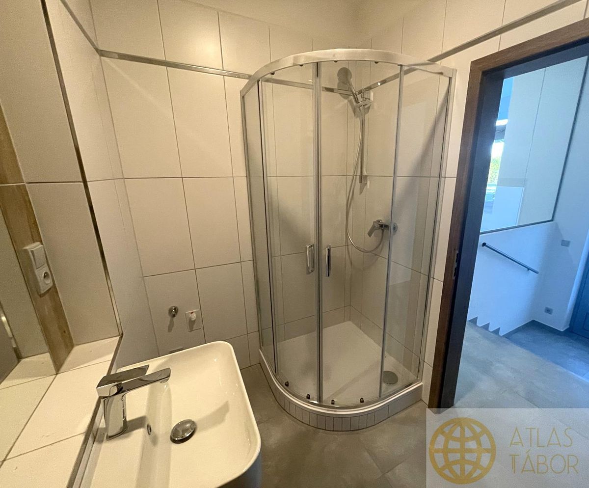 Pronájem bytu 1+kk 23 m² – fotografie 2