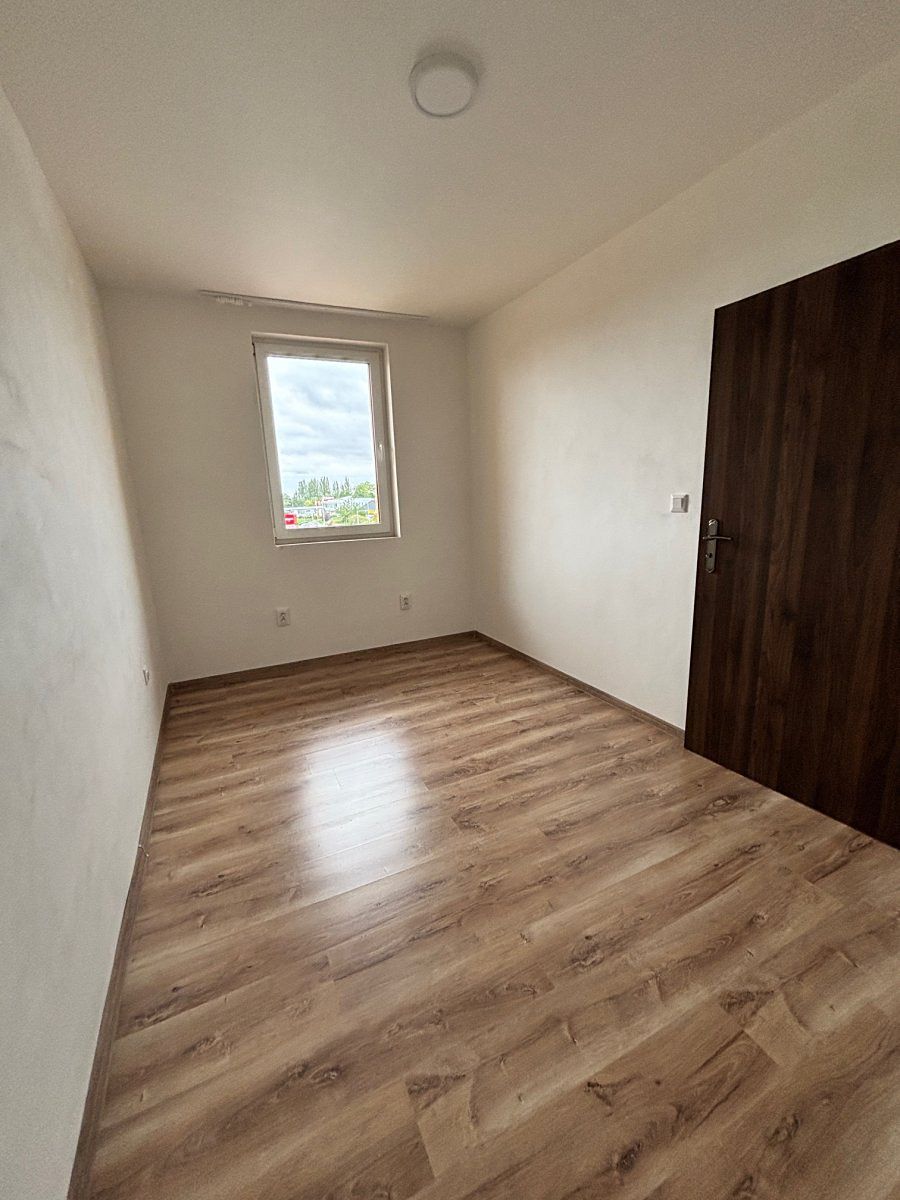 Pronájem bytu 2+kk 40 m² – fotografie 3