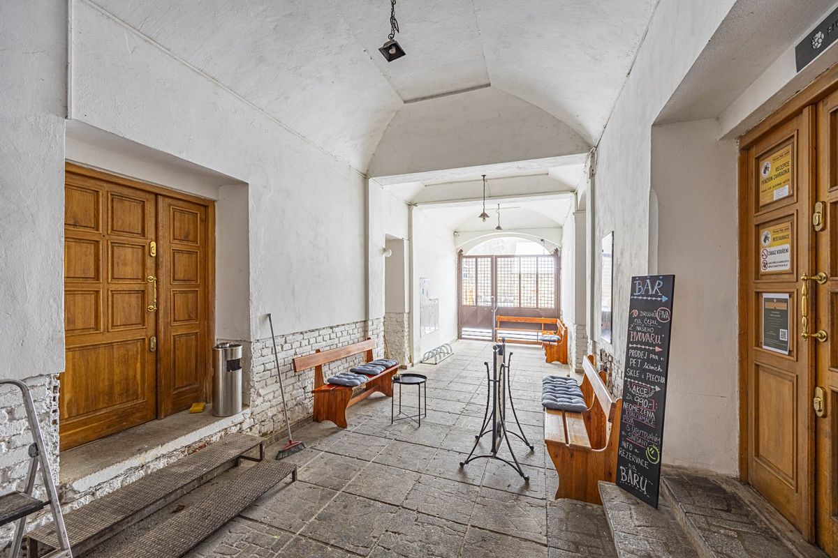 Prodej rodinného domu 1500 m², pozemek 2288 m² – fotografie 4