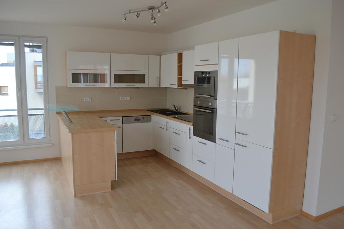 Pronájem bytu 5+kk 140 m²
