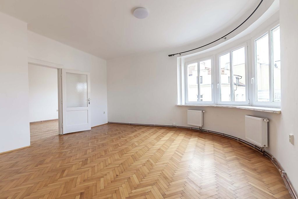 Pronájem bytu 2+1 79 m² – fotografie 3