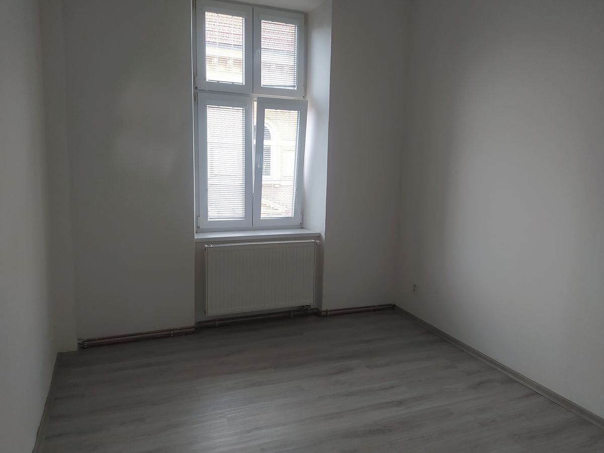 Pronájem bytu 3+kk 74 m² – fotografie 2