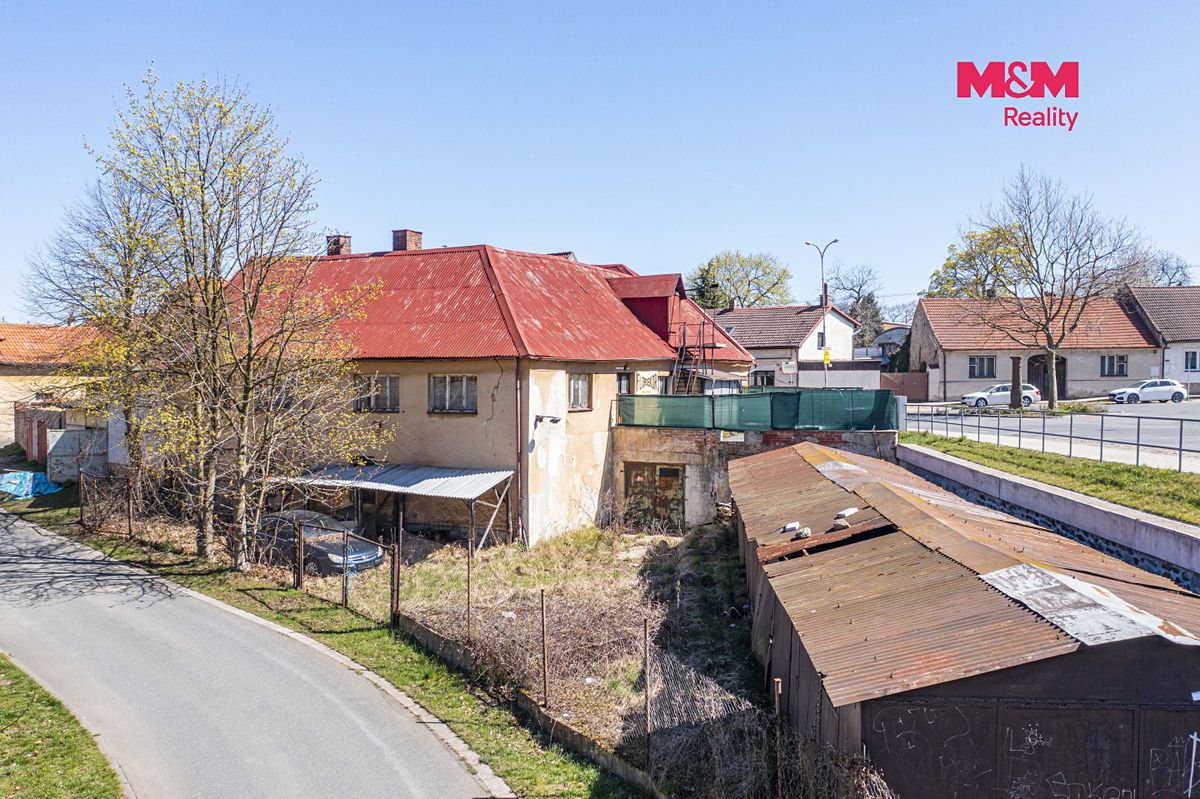 Prodej rodinného domu 450 m², pozemek 617 m² – fotografie 2