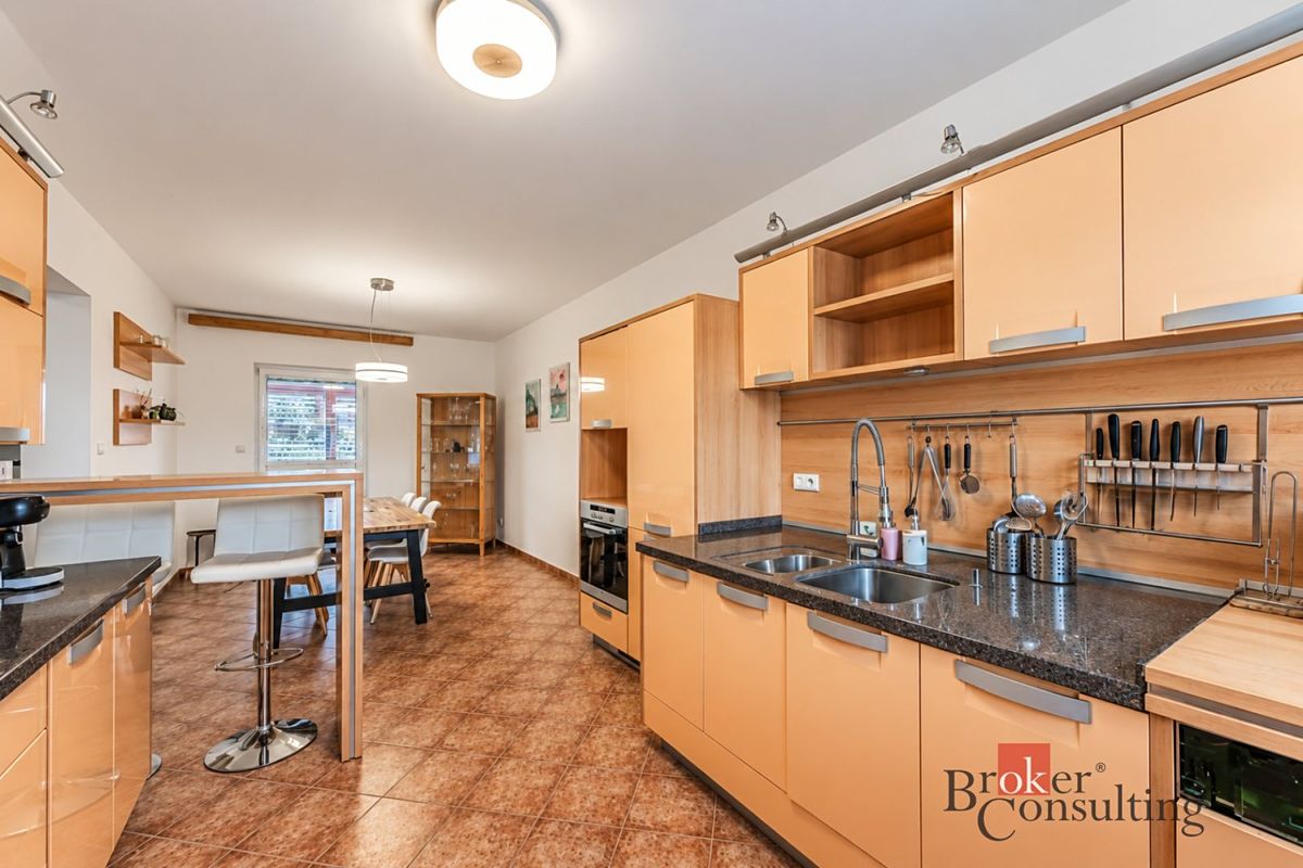 Prodej rodinného domu 150 m², pozemek 66 m² – fotografie 3