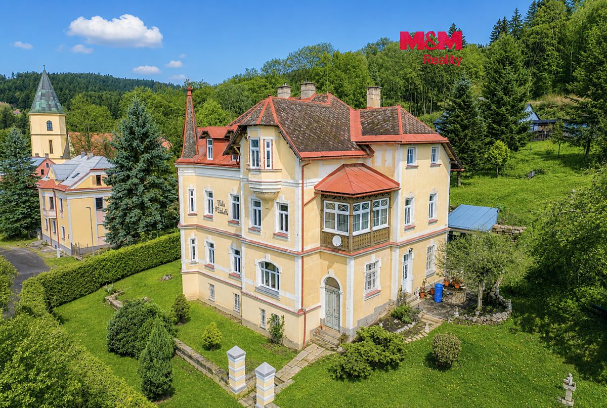 Prodej rodinného domu 600 m², pozemek 2481 m²