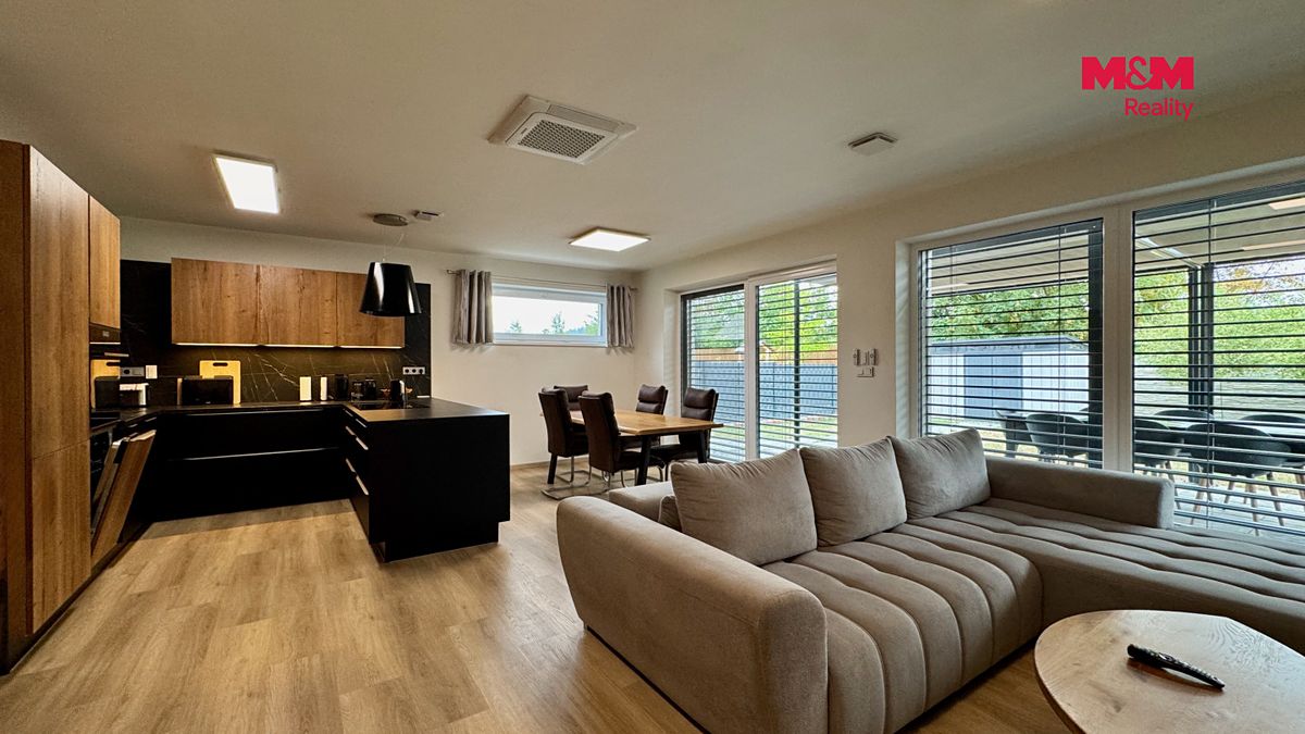 Prodej rodinného domu 96 m², pozemek 774 m² – fotografie 2